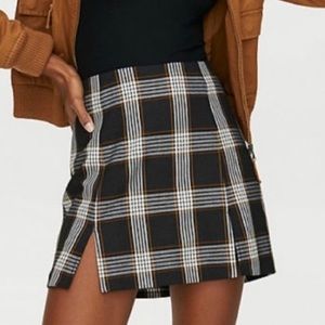 NWOT Aritzia Sunday Best Mandy Skirt (SOLD OUT ONLINE)